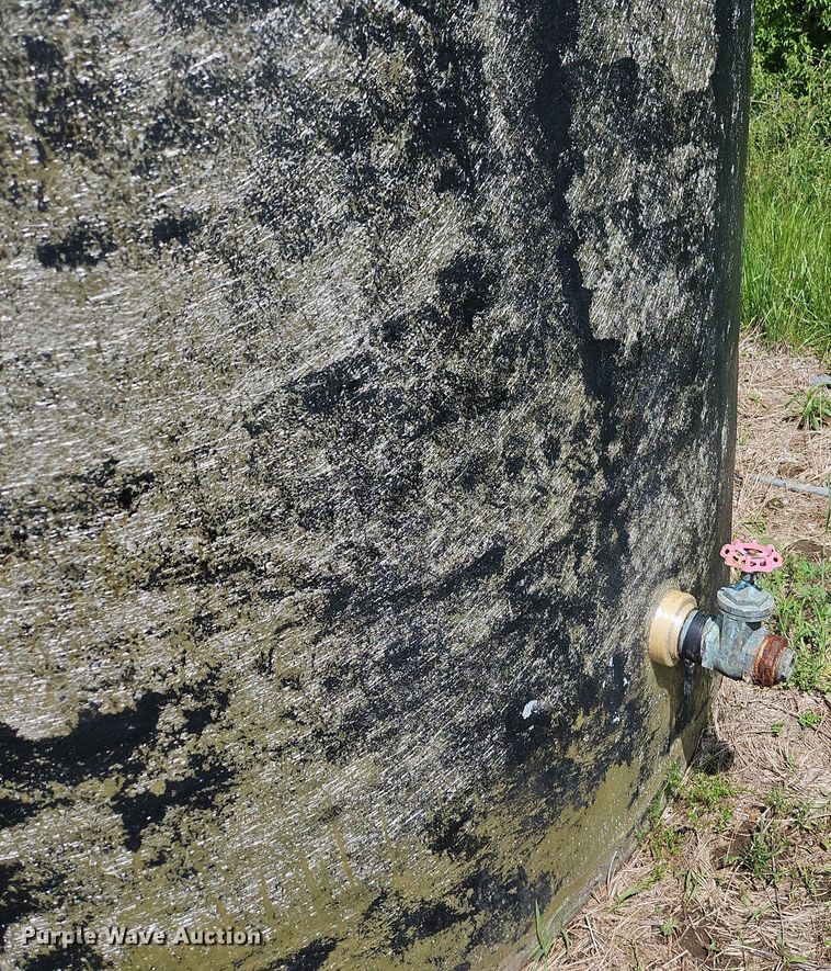 image for item EI3862 (3) fiberglass tanks