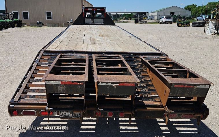 image for item EI3875 2007 PJ equipment trailer