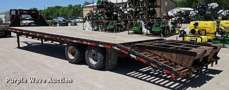 image for item EI3875 2007 PJ equipment trailer