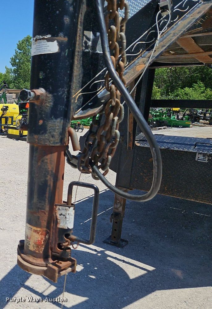 image for item EI3875 2007 PJ equipment trailer