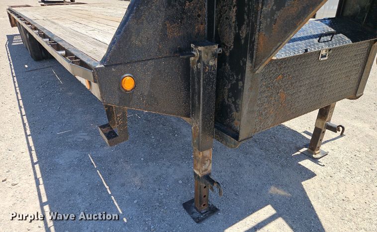 image for item EI3875 2007 PJ equipment trailer