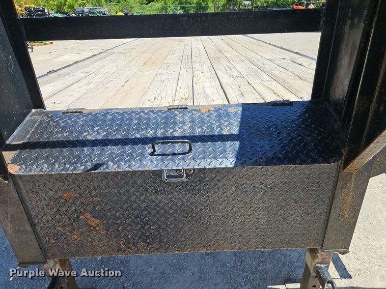 image for item EI3875 2007 PJ equipment trailer