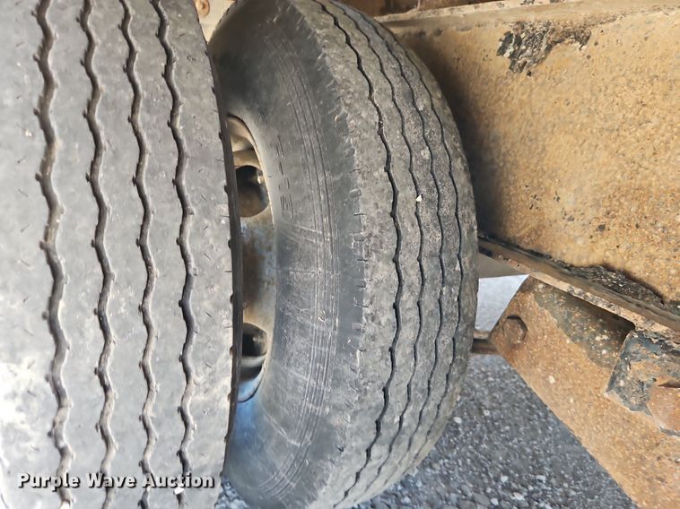 image for item EI3875 2007 PJ equipment trailer