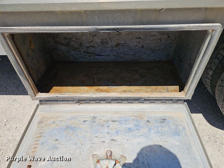 image for item EI3876 2013 Chevrolet  Silverado 3500HD flatbed pickup truck