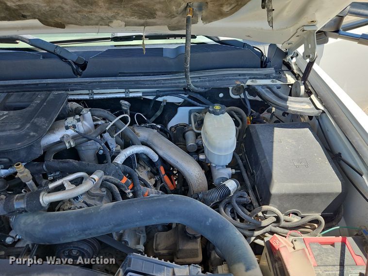 image for item EI3876 2013 Chevrolet  Silverado 3500HD flatbed pickup truck