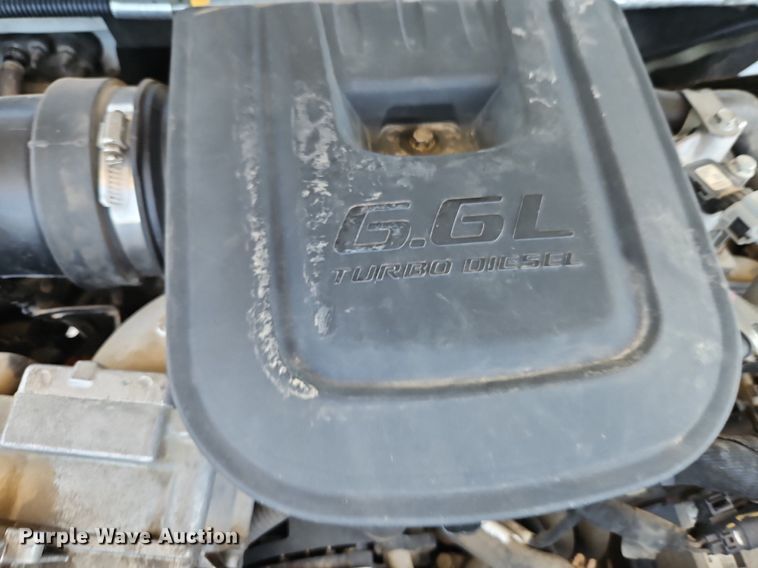 image for item EI3876 2013 Chevrolet  Silverado 3500HD flatbed pickup truck