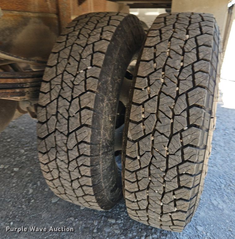 image for item EI3876 2013 Chevrolet  Silverado 3500HD flatbed pickup truck