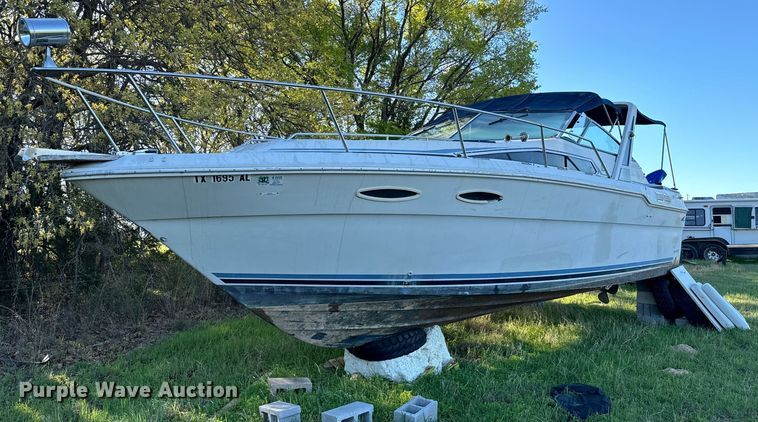 image for item EJ0453 1988 Sea Ray Cruiser  boat