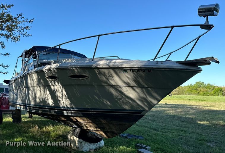 image for item EJ0453 1988 Sea Ray Cruiser  boat