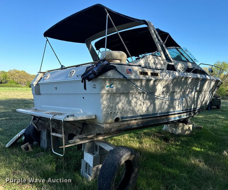 image for item EJ0453 1988 Sea Ray Cruiser  boat