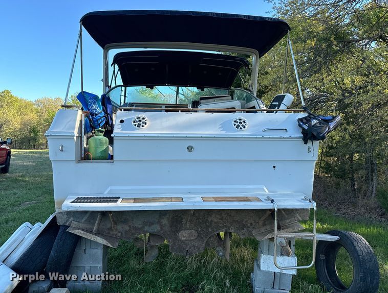 image for item EJ0453 1988 Sea Ray Cruiser  boat