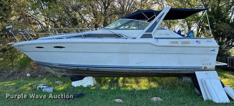 image for item EJ0453 1988 Sea Ray Cruiser  boat