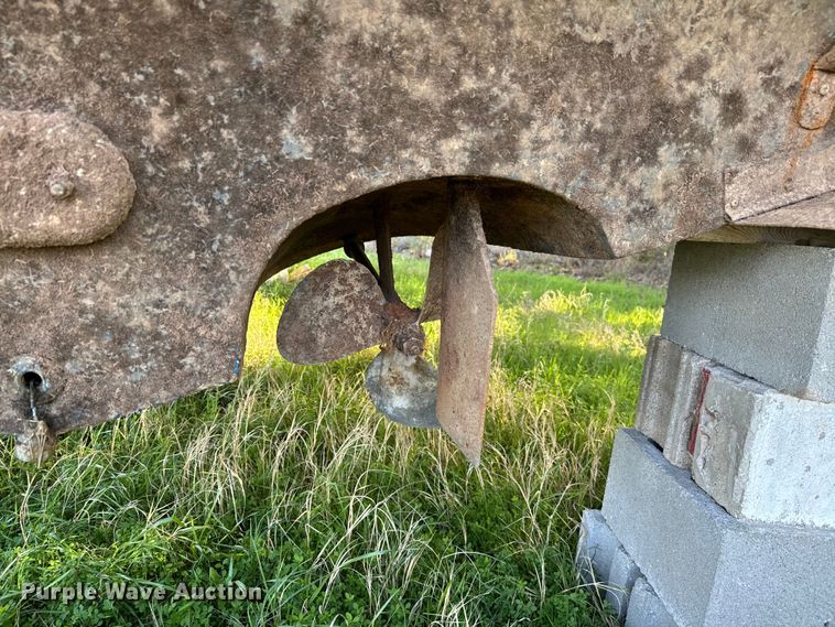 image for item EJ0453 1988 Sea Ray Cruiser  boat