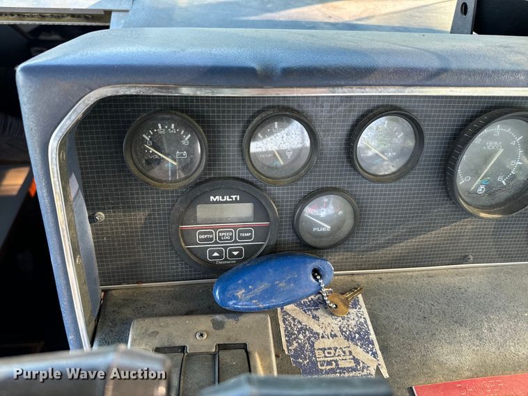 image for item EJ0453 1988 Sea Ray Cruiser  boat