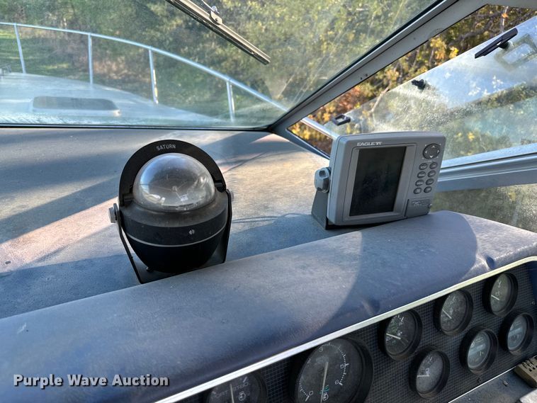 image for item EJ0453 1988 Sea Ray Cruiser  boat