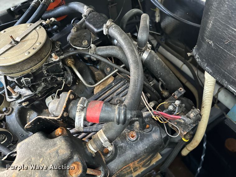 image for item EJ0453 1988 Sea Ray Cruiser  boat