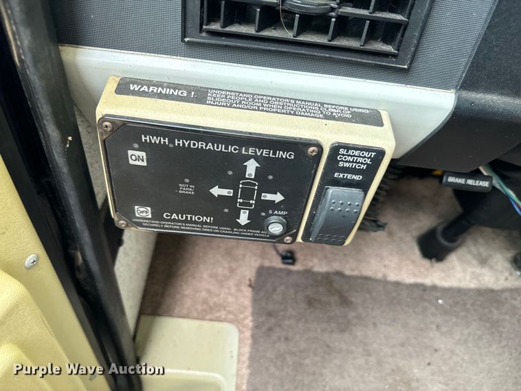 image for item EJ0562 1995 Winnebago IFG37RW RV