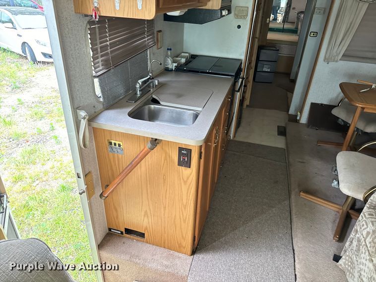 image for item EJ0562 1995 Winnebago IFG37RW RV