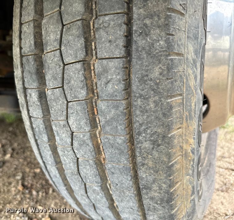 image for item EJ0562 1995 Winnebago IFG37RW RV