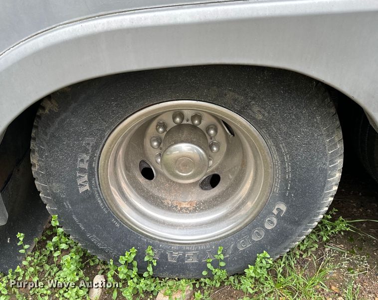 image for item EJ0562 1995 Winnebago IFG37RW RV