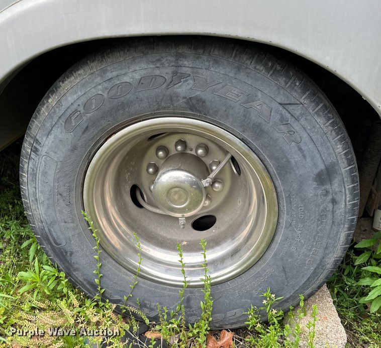 image for item EJ0562 1995 Winnebago IFG37RW RV