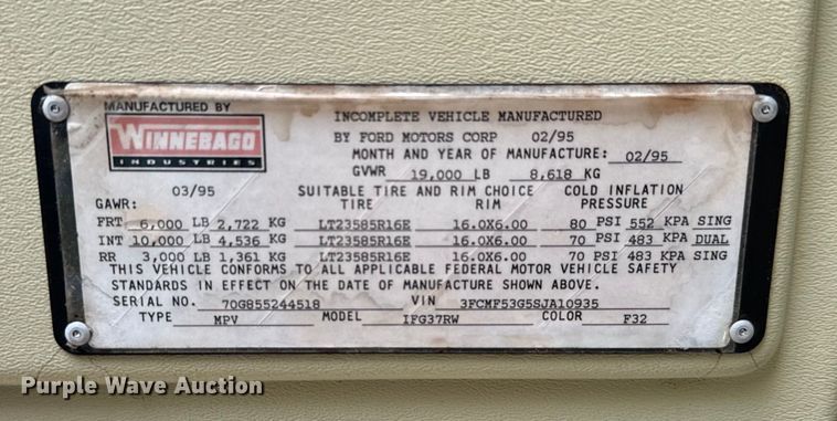 image for item EJ0562 1995 Winnebago IFG37RW RV