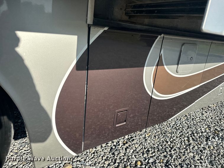 image for item EJ2789 2001 Monaco RV