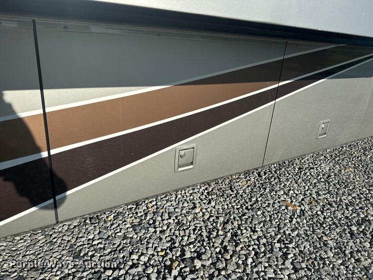 image for item EJ2789 2001 Monaco RV