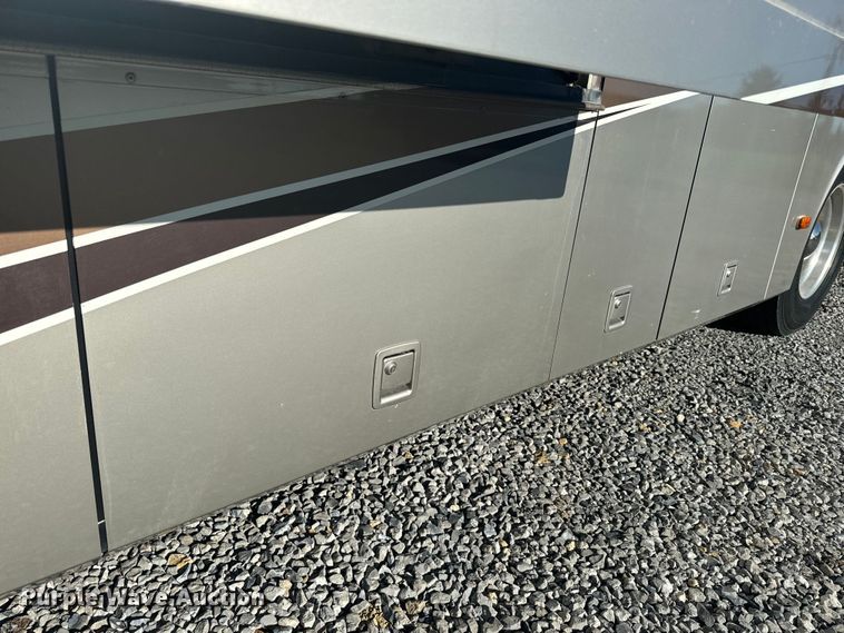 image for item EJ2789 2001 Monaco RV