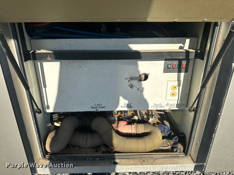 image for item EJ2789 2001 Monaco RV