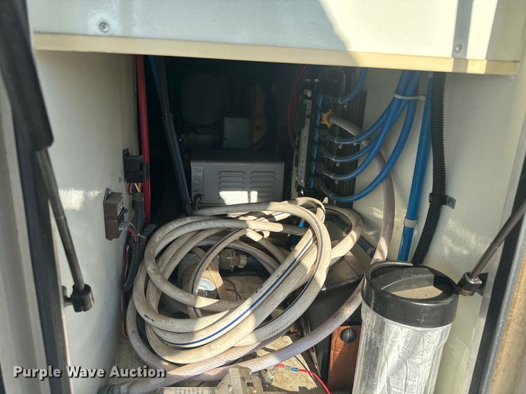 image for item EJ2789 2001 Monaco RV