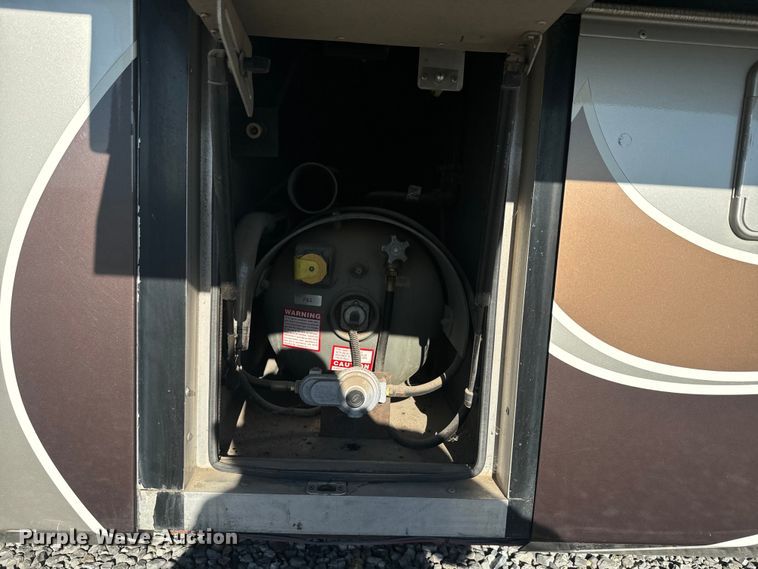 image for item EJ2789 2001 Monaco RV