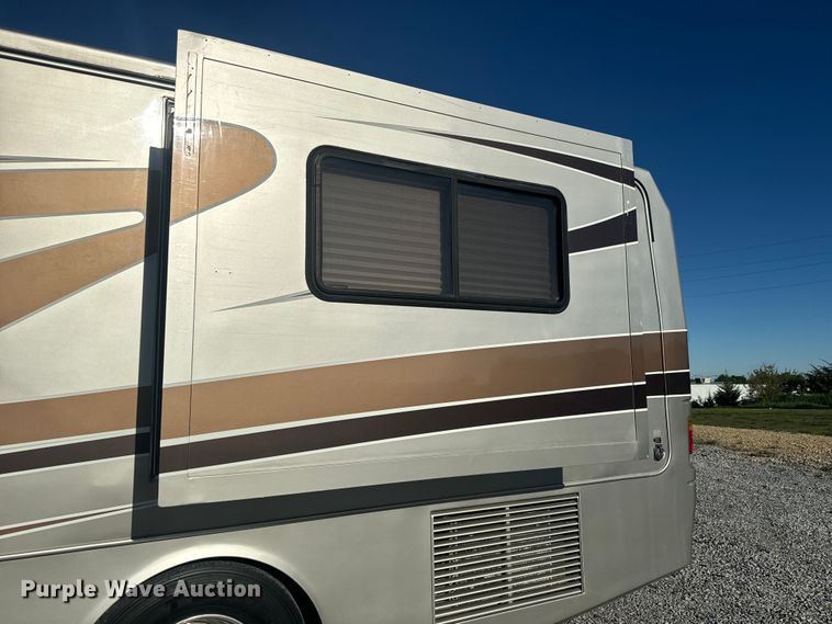 image for item EJ2789 2001 Monaco RV