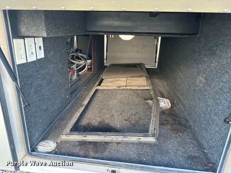 image for item EJ2789 2001 Monaco RV