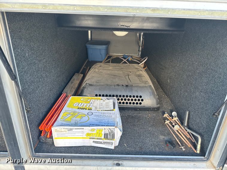 image for item EJ2789 2001 Monaco RV