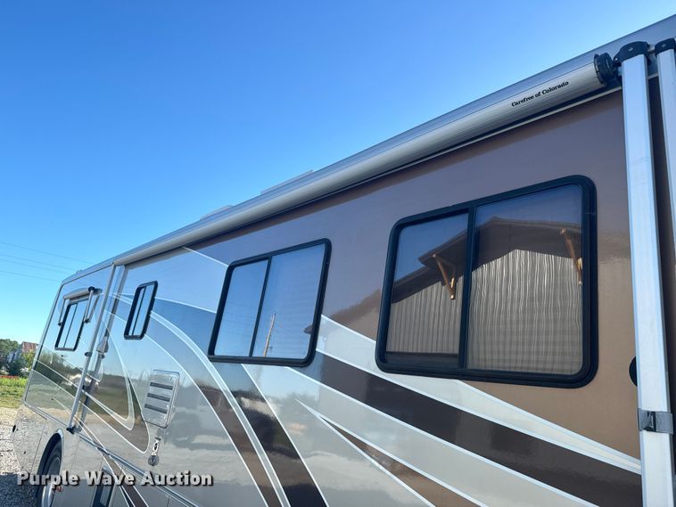 image for item EJ2789 2001 Monaco RV