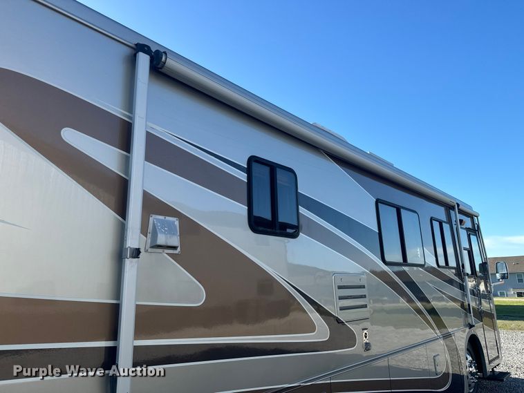 image for item EJ2789 2001 Monaco RV