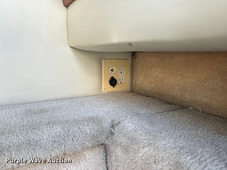 image for item EJ2789 2001 Monaco RV