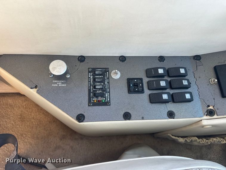 image for item EJ2789 2001 Monaco RV