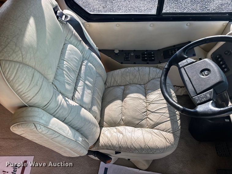 image for item EJ2789 2001 Monaco RV