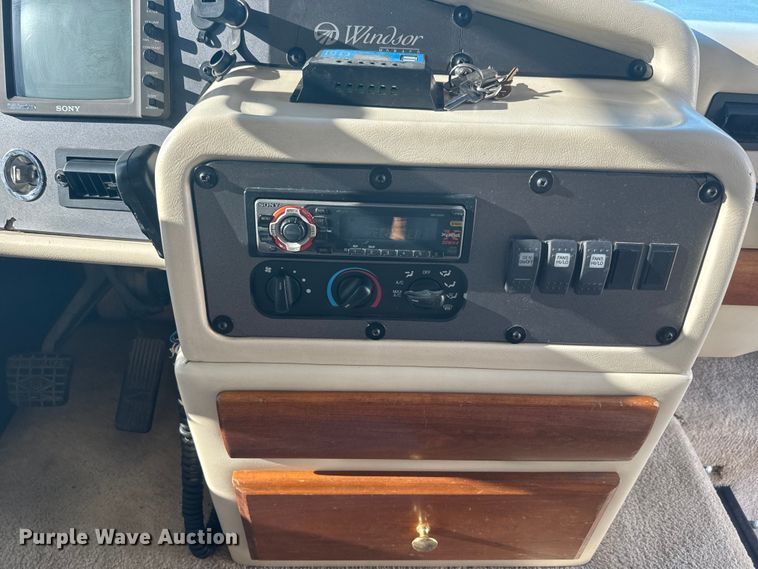 image for item EJ2789 2001 Monaco RV