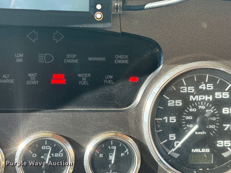 image for item EJ2789 2001 Monaco RV