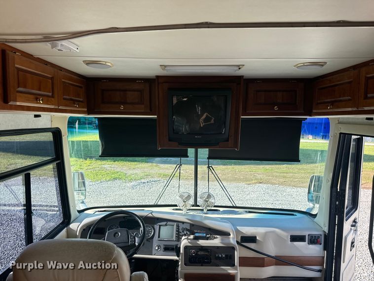 image for item EJ2789 2001 Monaco RV