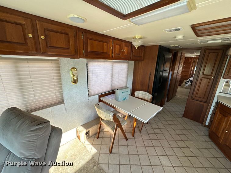 image for item EJ2789 2001 Monaco RV