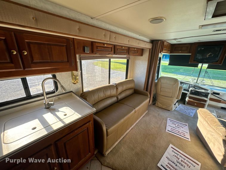 image for item EJ2789 2001 Monaco RV