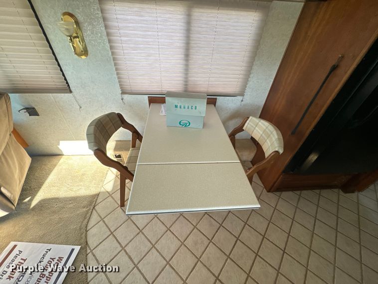 image for item EJ2789 2001 Monaco RV