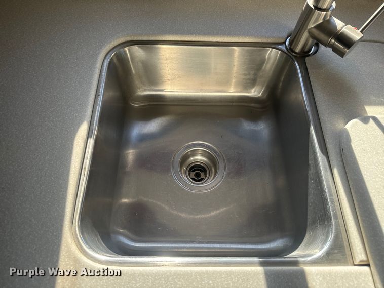 image for item EJ2789 2001 Monaco RV