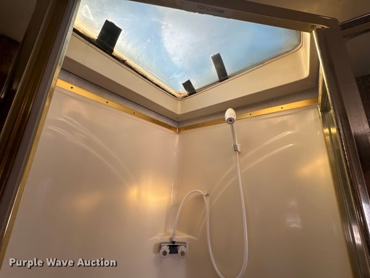 image for item EJ2789 2001 Monaco RV