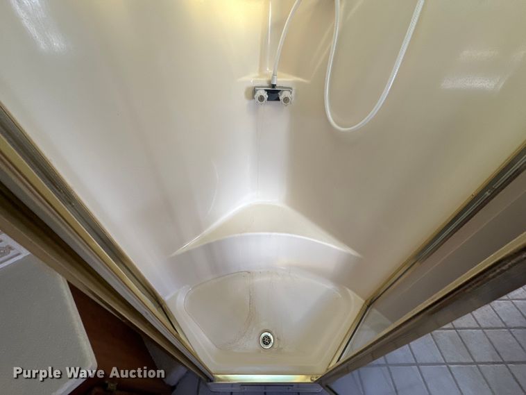 image for item EJ2789 2001 Monaco RV