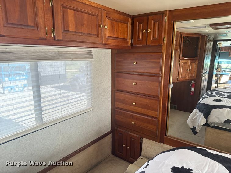 image for item EJ2789 2001 Monaco RV